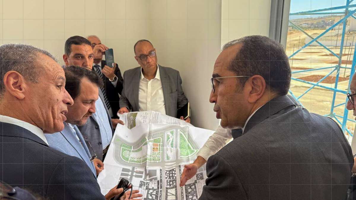 عامل إقليم الحسيمة ورئيس جامعة عبد المالك السعدي يواكبان تقدم الورش الجامعي بآيت قمرة