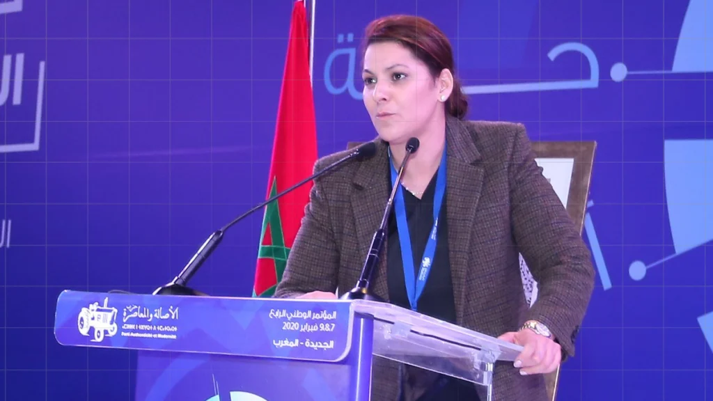 قيادي في “البام” ينفي شائعات المؤتمر الاستثنائي ويؤكد: الحزب مستقر والمنصوري مستمرة سياسياً